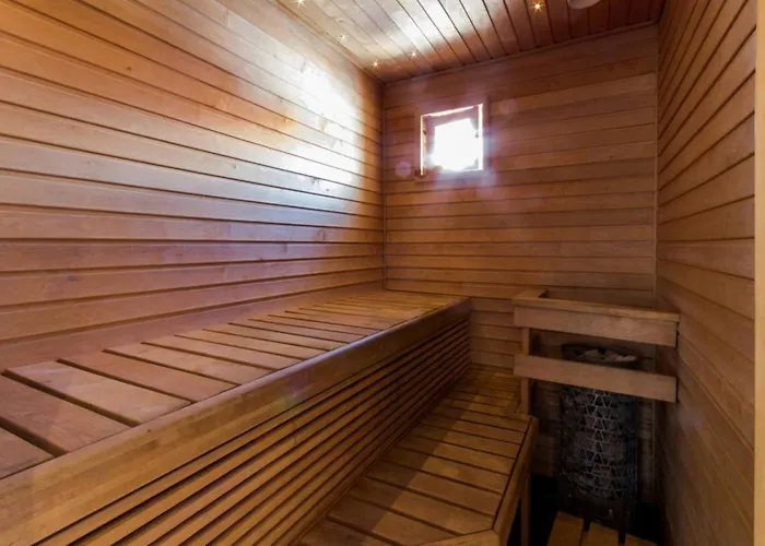 Spacious For 8 With Sauna Διαμέρισμα